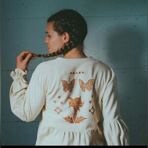 Sister Nettle raw silk tip top size medium, will fit size small better!